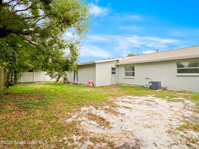 $1,900 | 905 Lisa Drive, Titusville, FL 32780