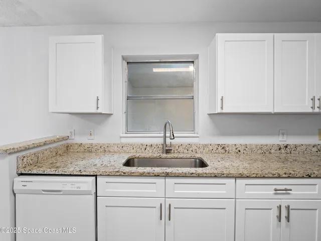 $1,900 | 905 Lisa Drive, Titusville, FL 32780