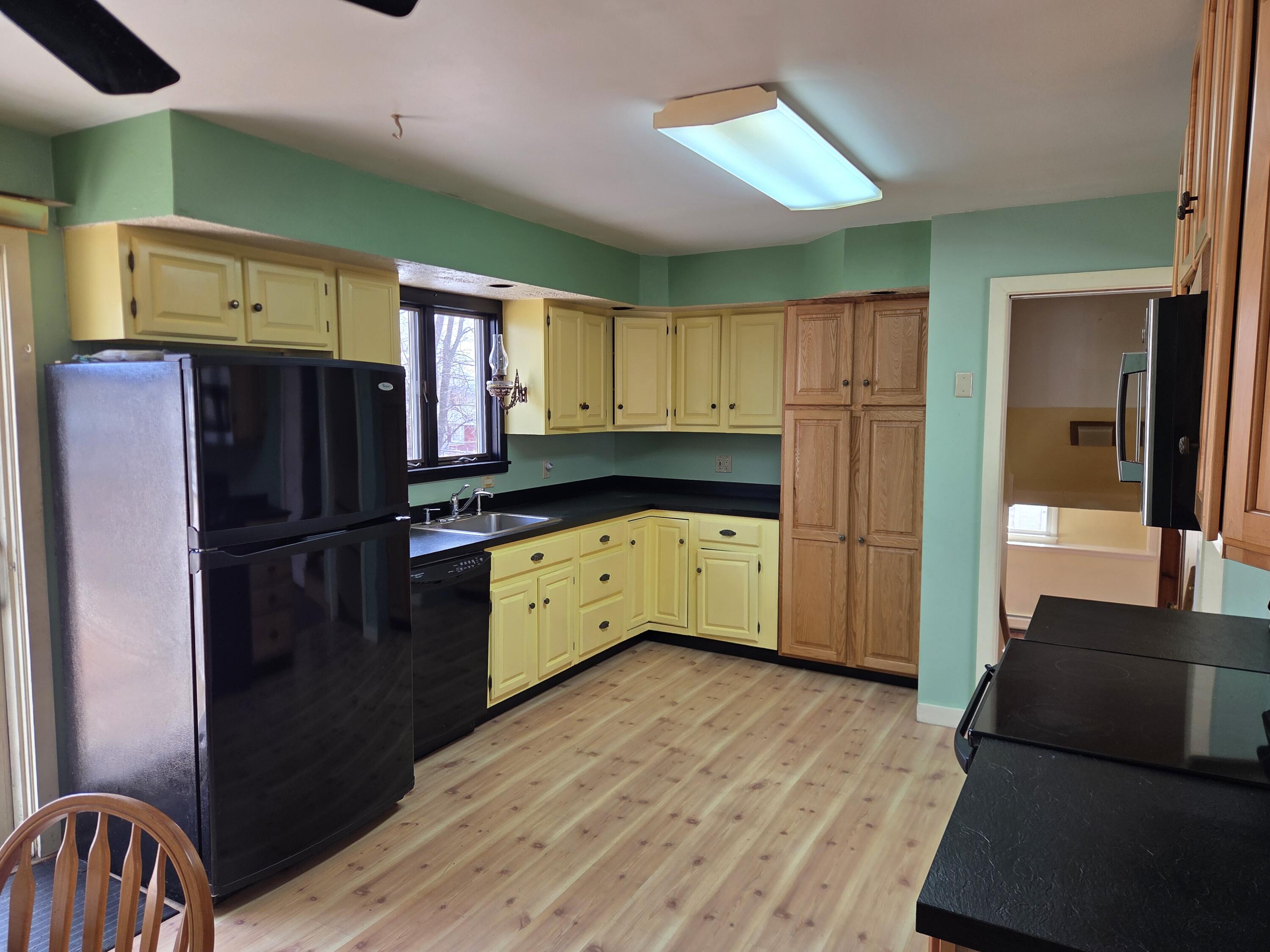 277 Pearl Street Bangor, ME 04401 - Photo 16 of 48 20260402_121140