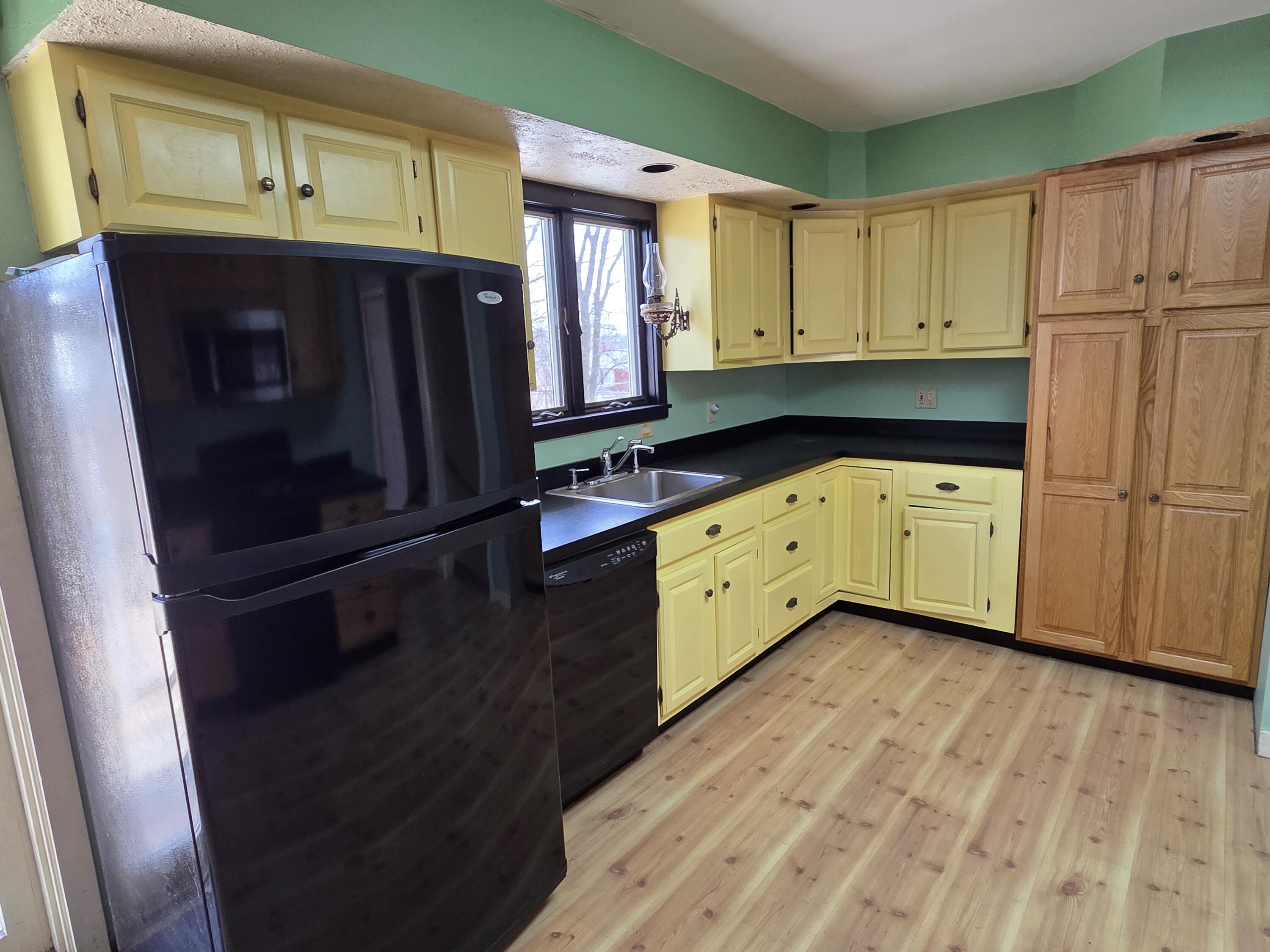 277 Pearl Street Bangor, ME 04401 - Photo 17 of 48 20260402_121254