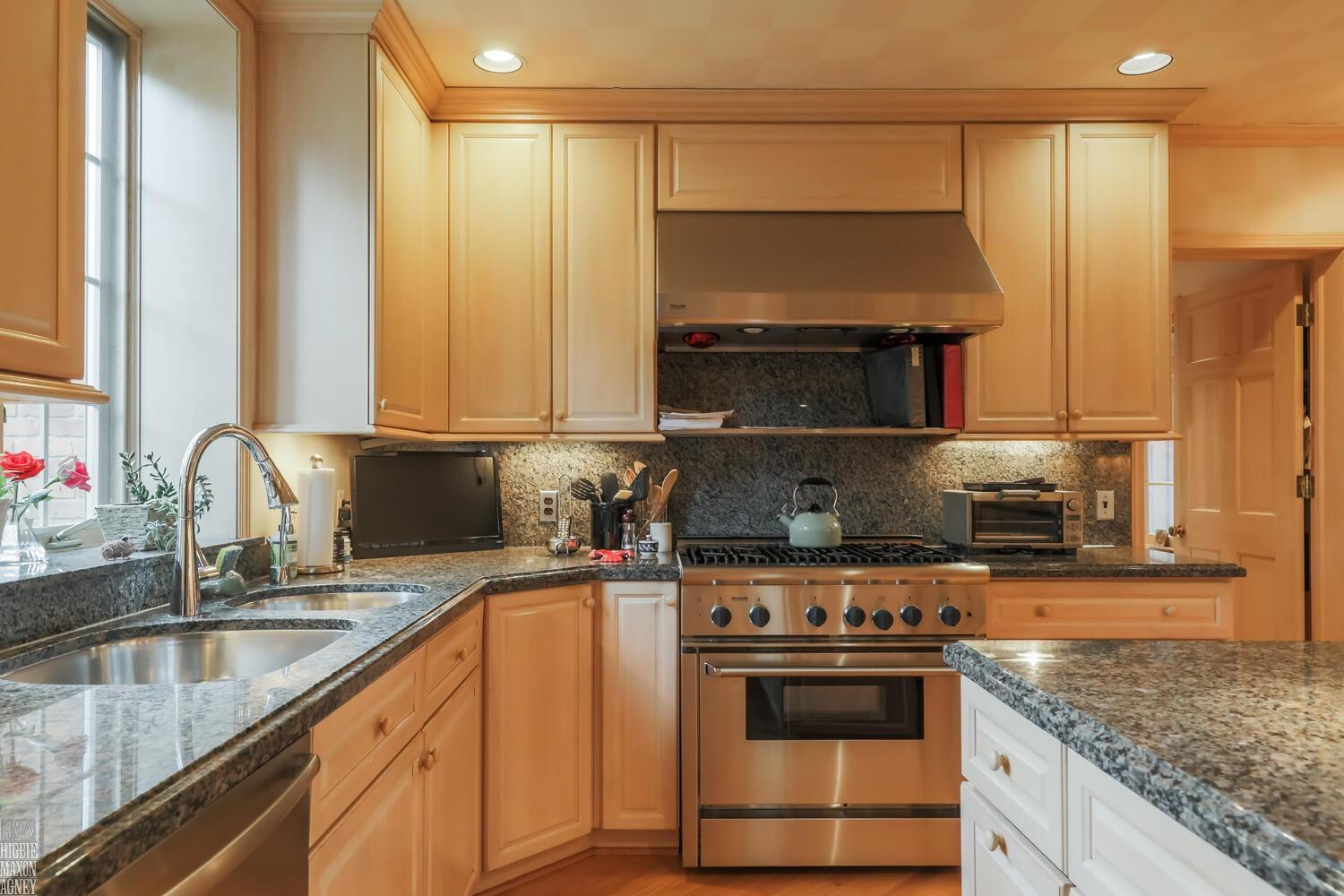 161 Vendome Road Grosse Pointe, MI 48236 - Photo 28 of 64 50138023-a81b53f9-82db-449f-a05b-b54f9a632c6c.JPG