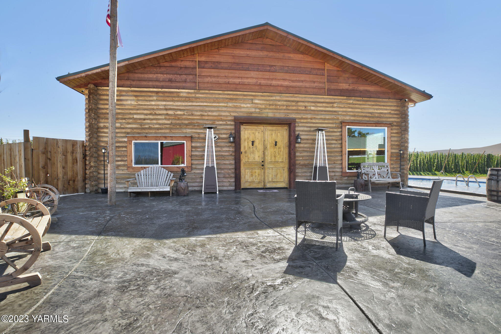 641 Walters Road Moxee, WA 98936 - Photo 11 of 23 a view of a house with backyard and sitting area