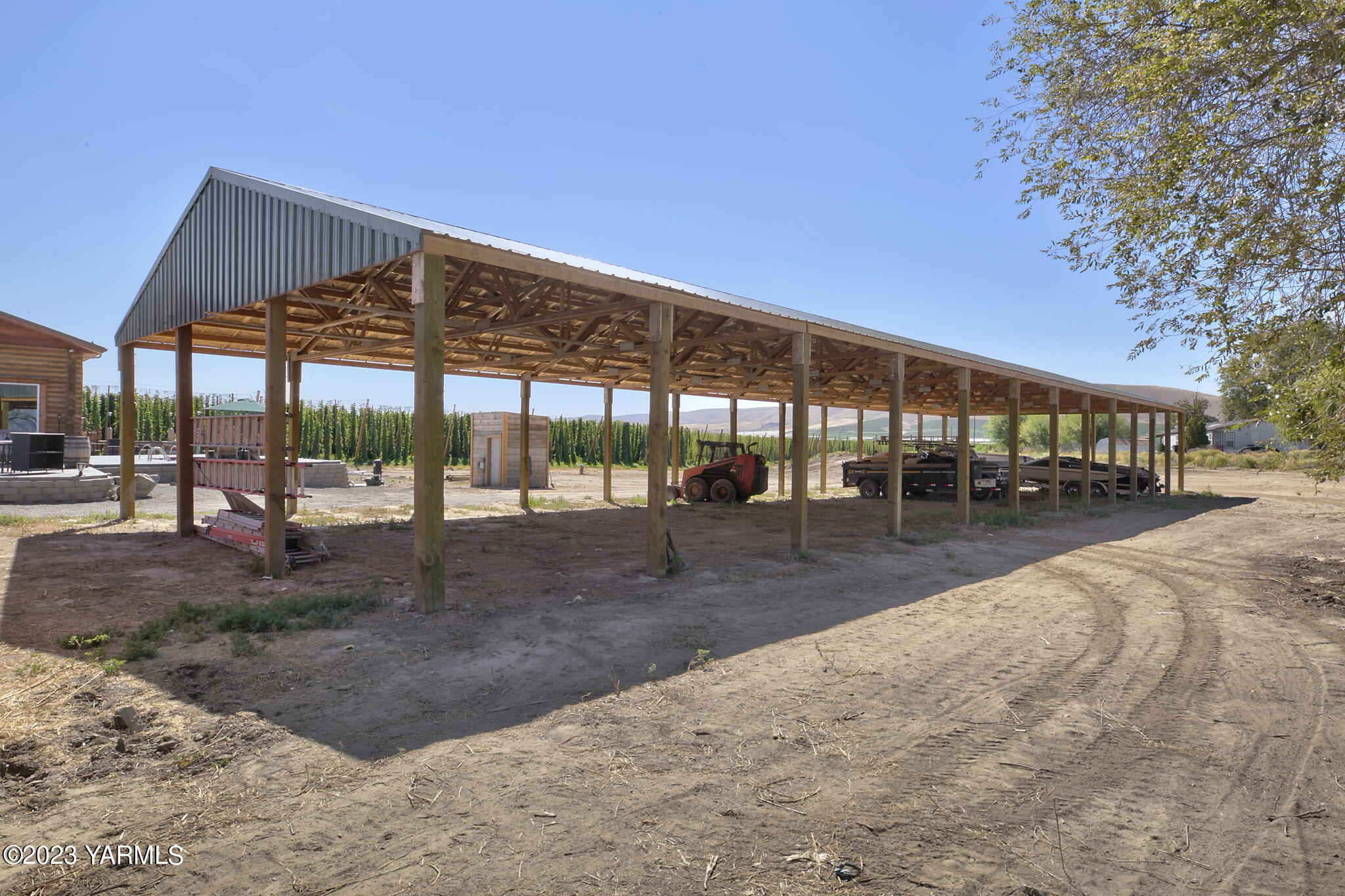 641 Walters Road Moxee, WA 98936 - Photo 21 of 23 a view of outdoor space with porch