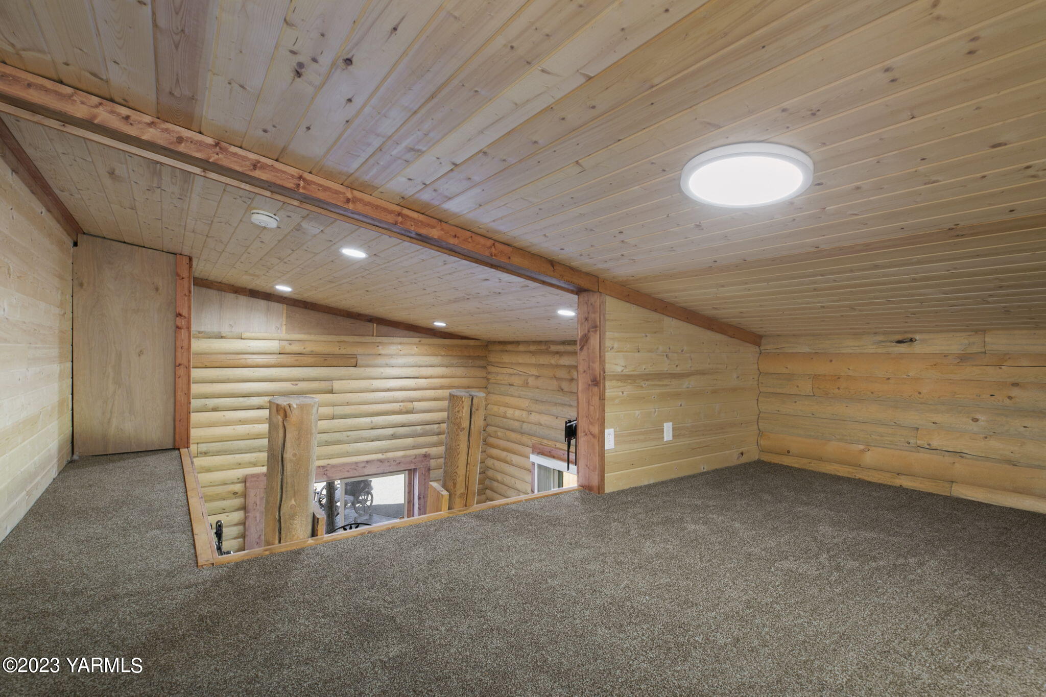 641 Walters Road Moxee, WA 98936 - Photo 10 of 23 a view of an empty room