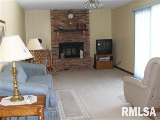 3119 Jersey Ridge Road Davenport, IA 52807 - Photo 8 of 12 Gallery Image 8