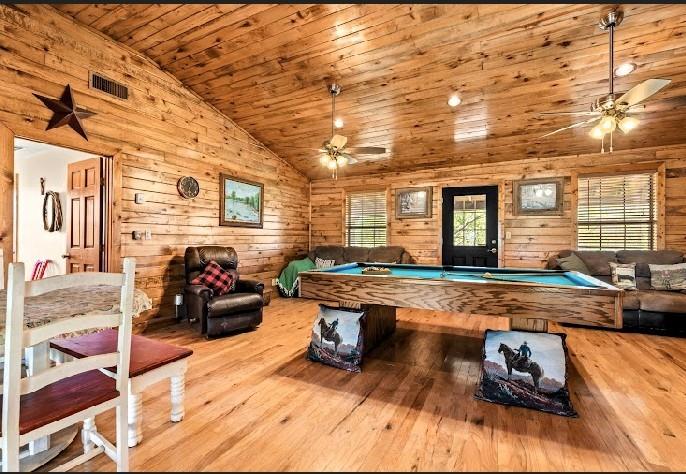 783 County Road 4420 Whitewright, TX 75491 - Photo 18 of 40 a living room with furniture