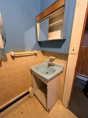 $99,900 | 165 Oxford Avenue, Rumford, ME 04276