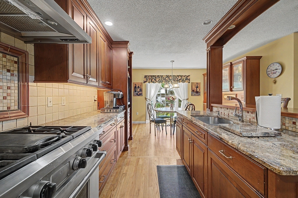 16 Hickory Hill, Unit 16 West Springfield, MA 01089 - Photo 5 of 42