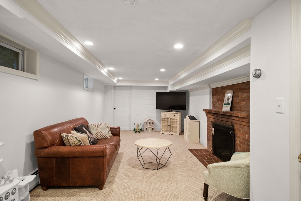 453 Dover Road Westwood, MA 02090 - Photo 19 of 22 Gallery Image 19