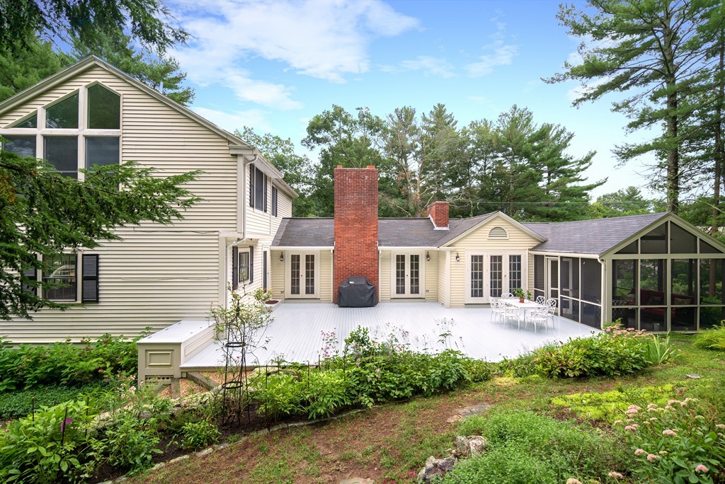 453 Dover Road Westwood, MA 02090 - Photo 2 of 22 Gallery Image 2