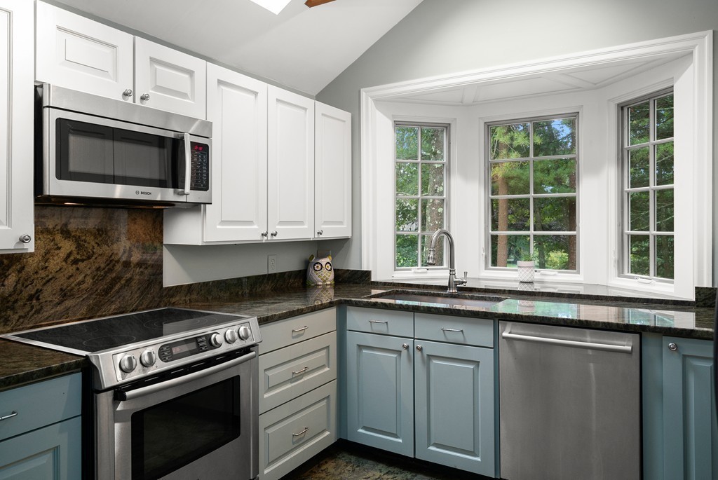 453 Dover Road Westwood, MA 02090 - Photo 5 of 22 Gallery Image 5