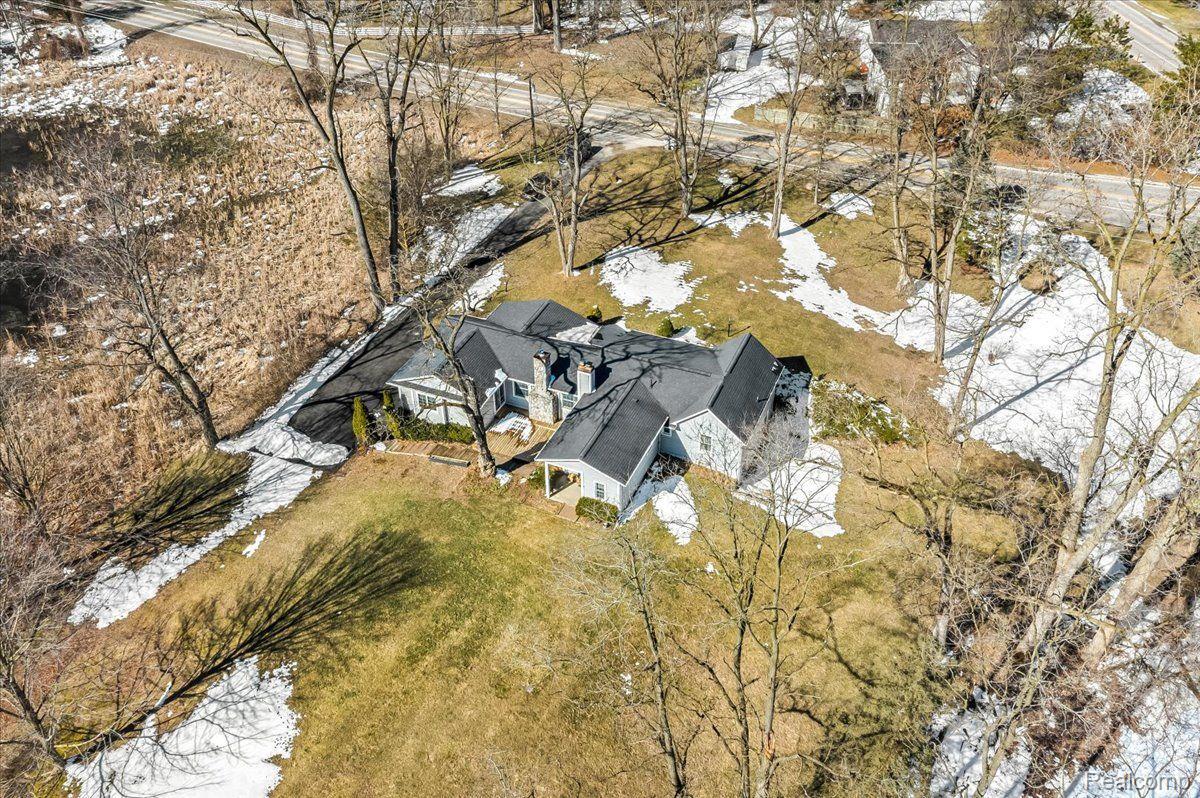 4529 Pleasant Valley Road Brighton, MI 48114 - Photo 57 of 66 Gallery Image 57