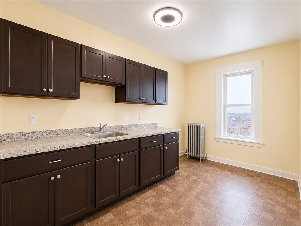 212 Walnut Street, Unit 4L Holyoke, MA 01040 - Photo 2 of 7