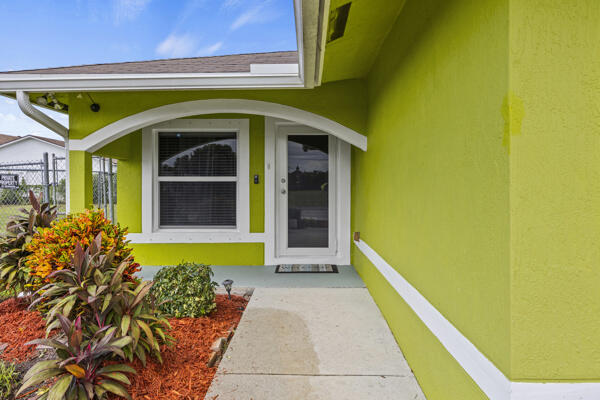 1274 West 33rd Street Riviera Beach, FL 33404 - Photo 3 of 31 1274 entrance