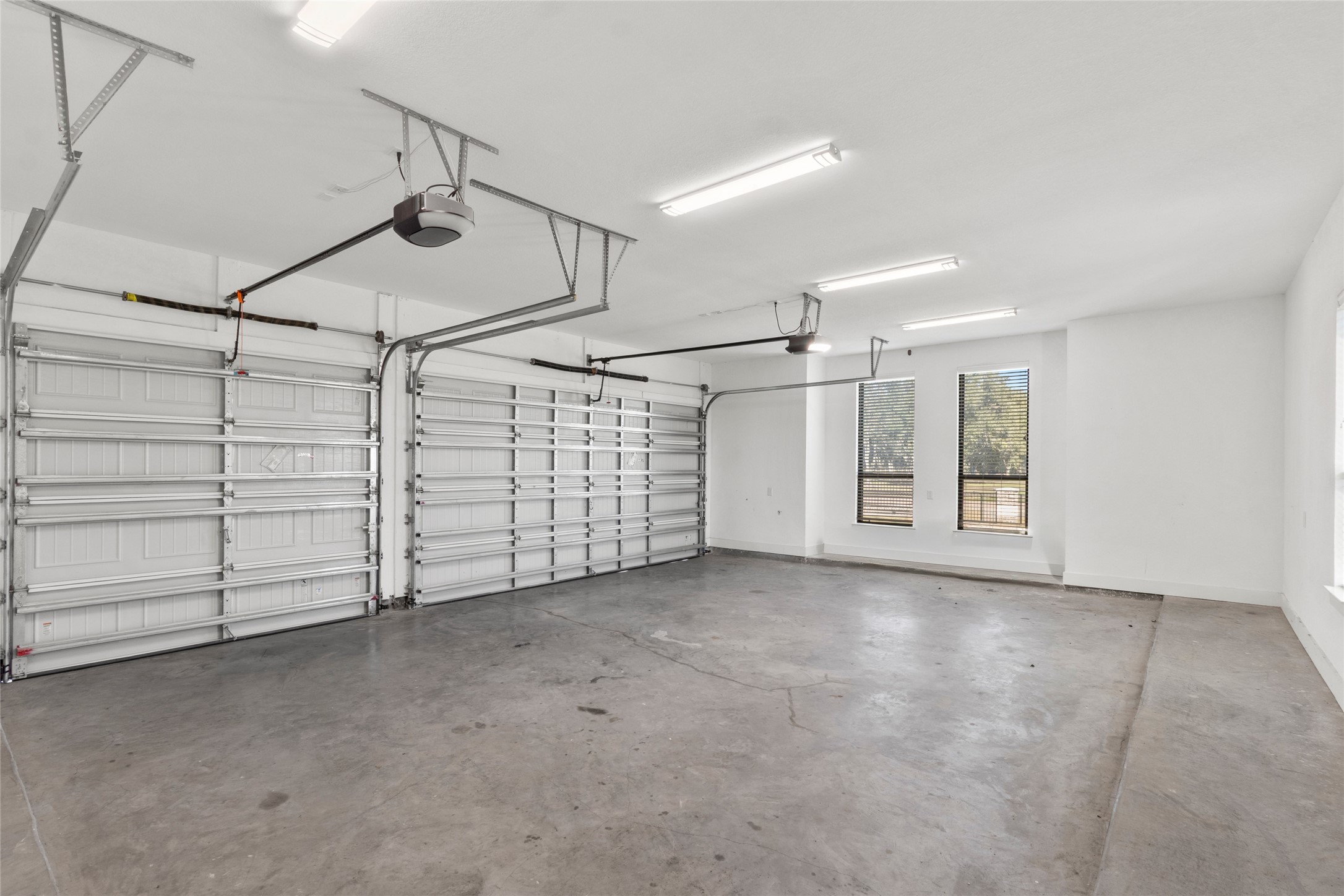 22010 Chenango Lake Drive Angleton, TX 77515 - Photo 36 of 43 a view of a garage