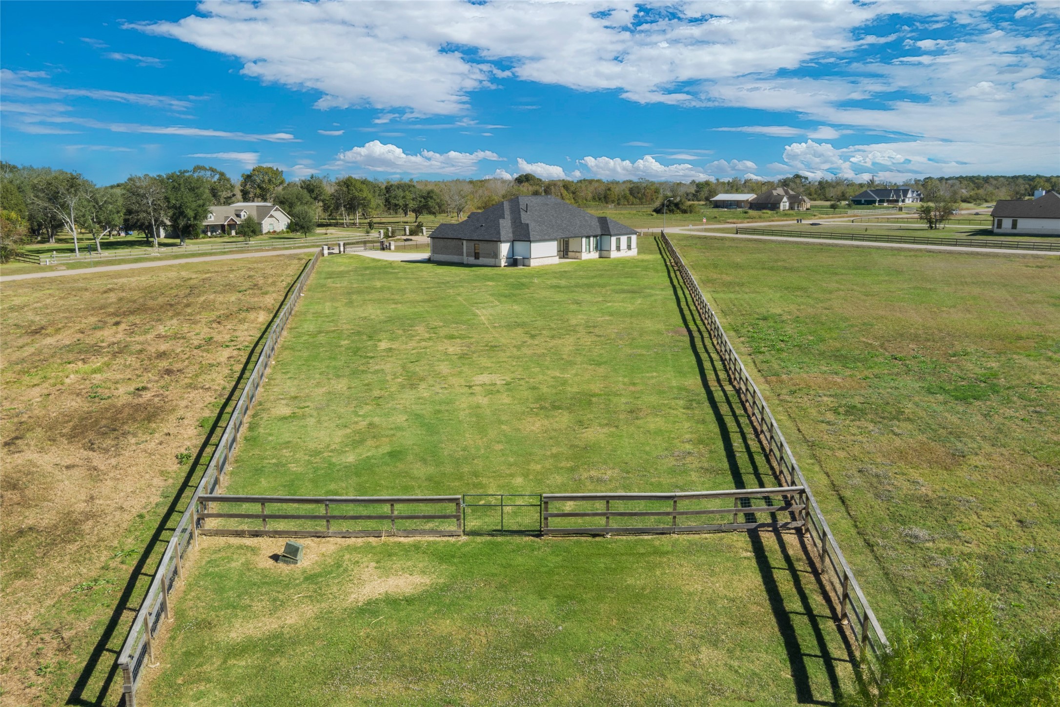 22010 Chenango Lake Drive Angleton, TX 77515 - Photo 40 of 43 a view of an outdoor space