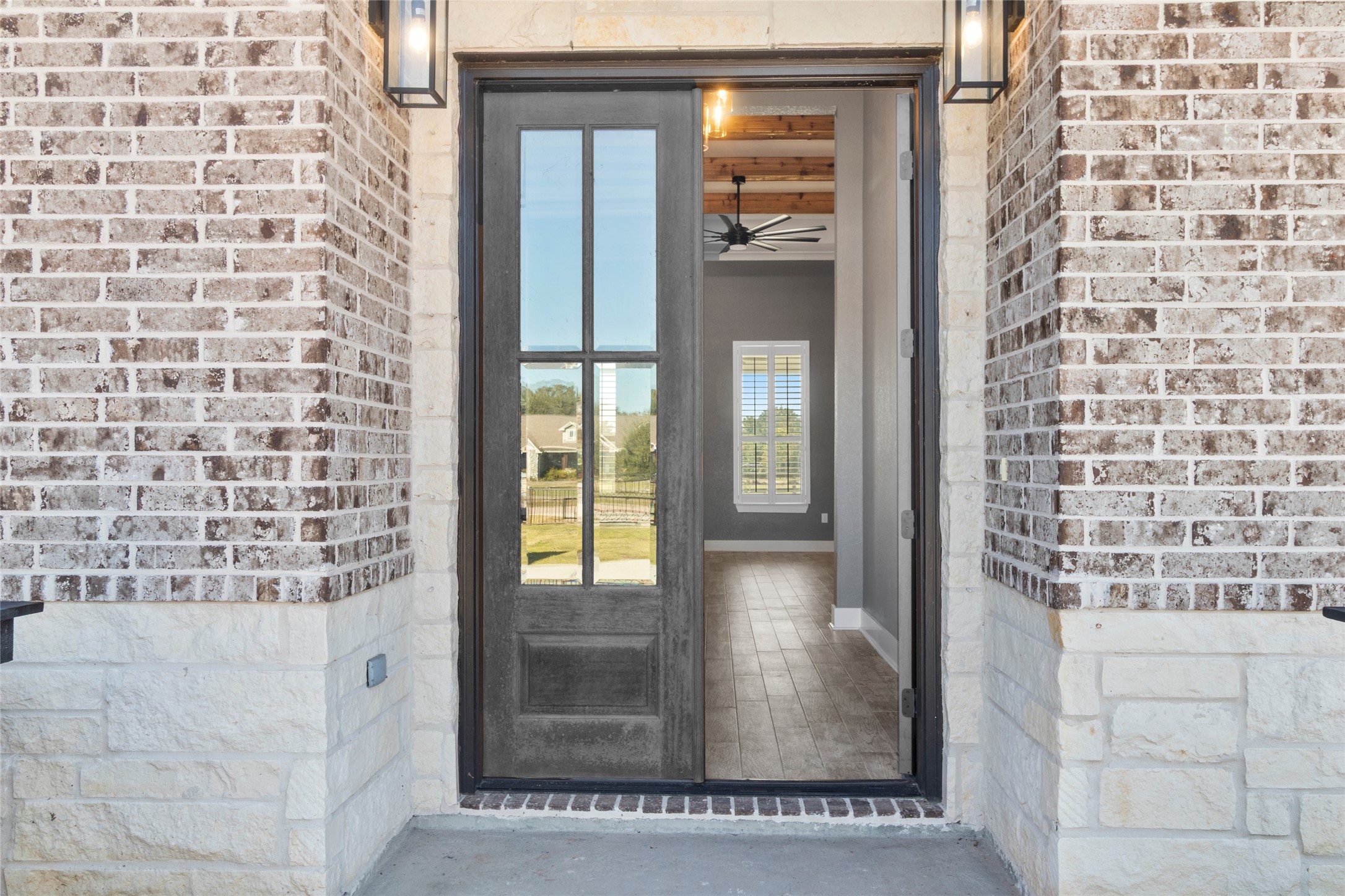 22010 Chenango Lake Drive Angleton, TX 77515 - Photo 4 of 43