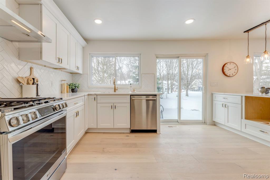1499 West Horseshoe Bend Rochester, MI 48306 - Photo 8 of 50