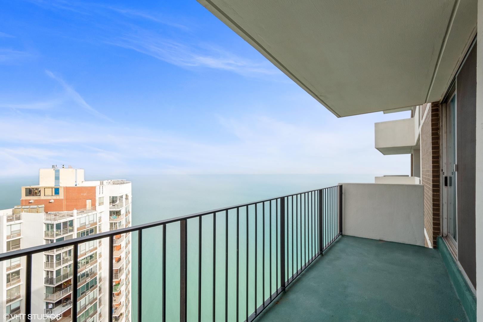 6033 North Sheridan Road, Unit 44D Chicago, IL 60660 - Photo 3 of 12 a view of balcony