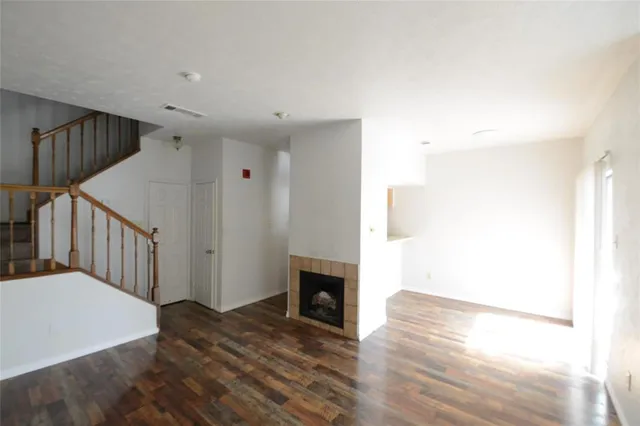 $1,150 | 501 Arbor Creek Drive, Unit 204, Euless, TX 76039