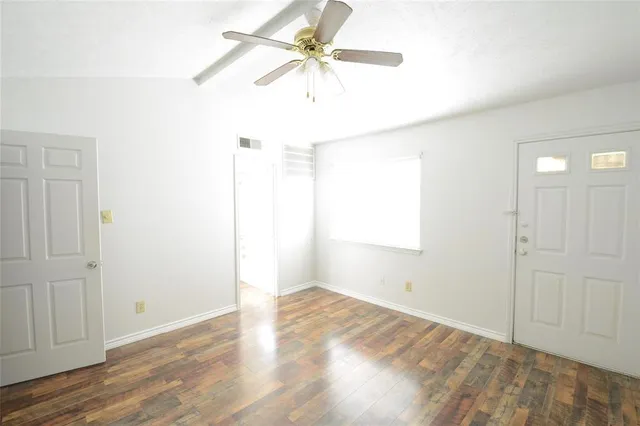 $1,150 | 501 Arbor Creek Drive, Unit 204, Euless, TX 76039