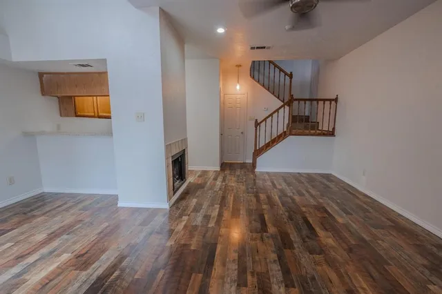 $1,150 | 501 Arbor Creek Drive, Unit 204, Euless, TX 76039