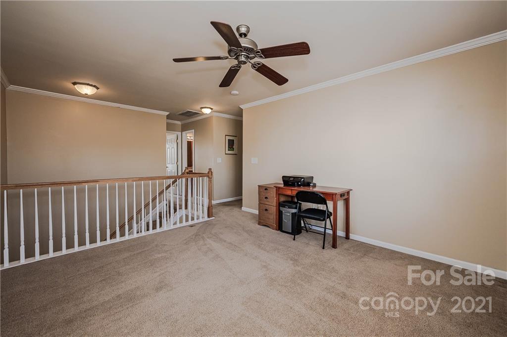 11661 Coddington Ridge Drive Charlotte, NC 28214 - Photo 14 of 23 a view of a livingroom with furniture