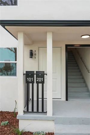 $2,995 | 1065 East Spazier Avenue, Unit 202, Burbank, CA 91502