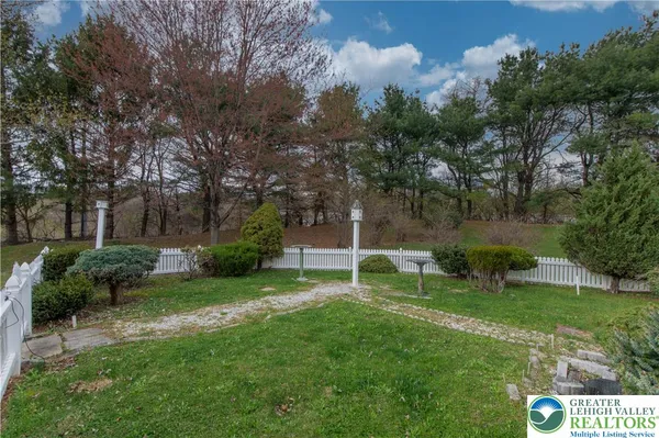 $439,900 | 553 Wild Mint Lane, Allentown, PA 18104