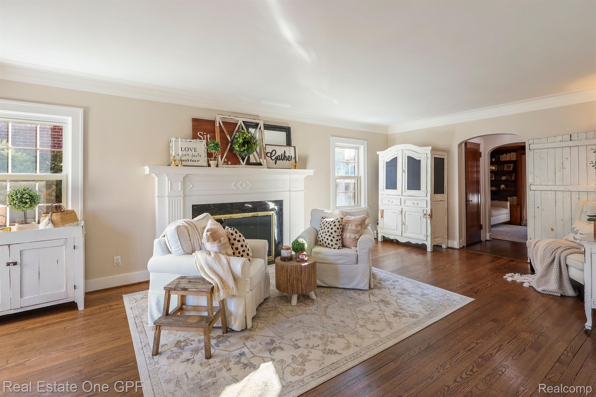 1315 Harvard Road Grosse Pointe, MI 48230 - Photo 5 of 25