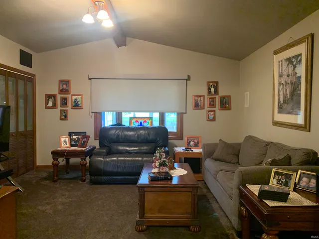 $245,000 | 1420 County Rd N 100 East, Hartford City, IN 47348