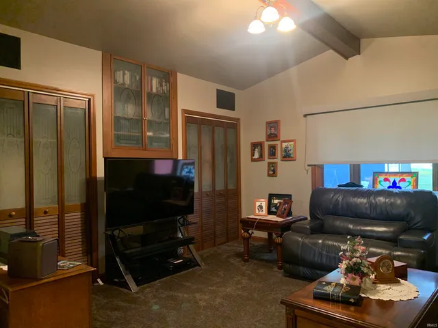 $245,000 | 1420 County Rd N 100 East, Hartford City, IN 47348