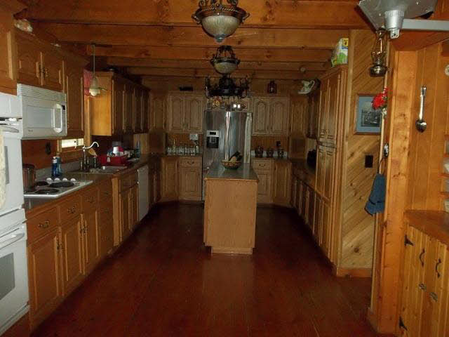7007 South Lockenour Road Pekin, IN 47165 - Photo 3 of 33 Gallery Image 3