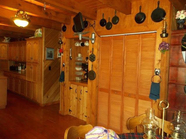 7007 South Lockenour Road Pekin, IN 47165 - Photo 6 of 33 Gallery Image 6