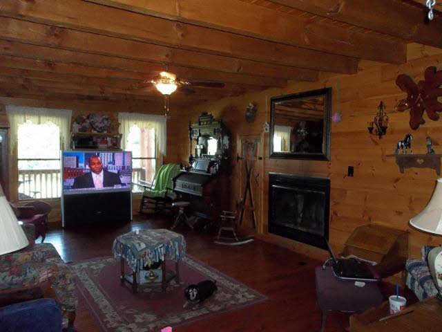 7007 South Lockenour Road Pekin, IN 47165 - Photo 8 of 33 Gallery Image 8