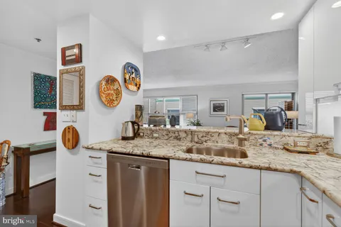 $325,000 | 777 7th Street Northwest, Unit 1119, Washington, DC 20001