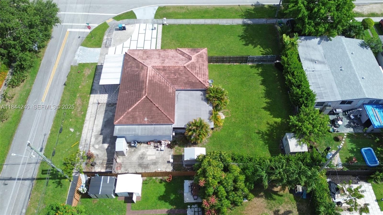 6290 Southwest 37th Street Miami, FL 33155 - Photo 7 of 34 Gallery Image 7