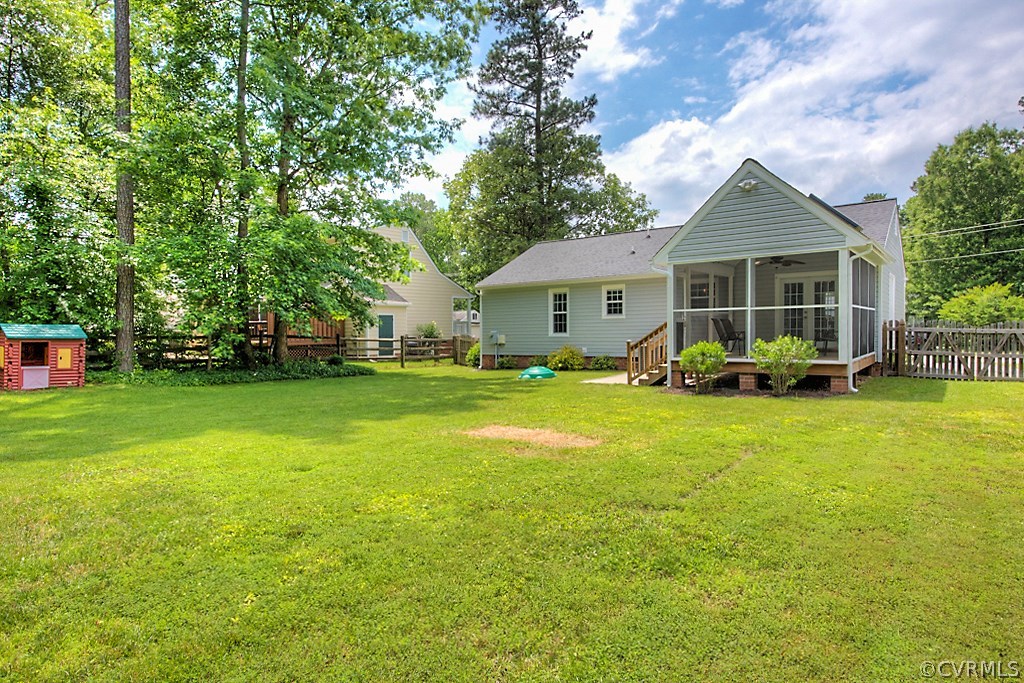 2533 London Road Henrico, VA 23233 - Photo 34 of 35 a front view of house with yard and green space