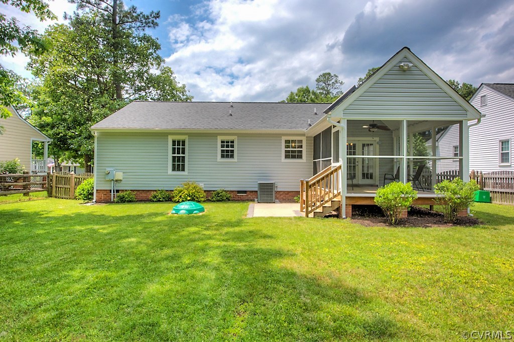 2533 London Road Henrico, VA 23233 - Photo 35 of 35 a view of a house with backyard porch and sitting area