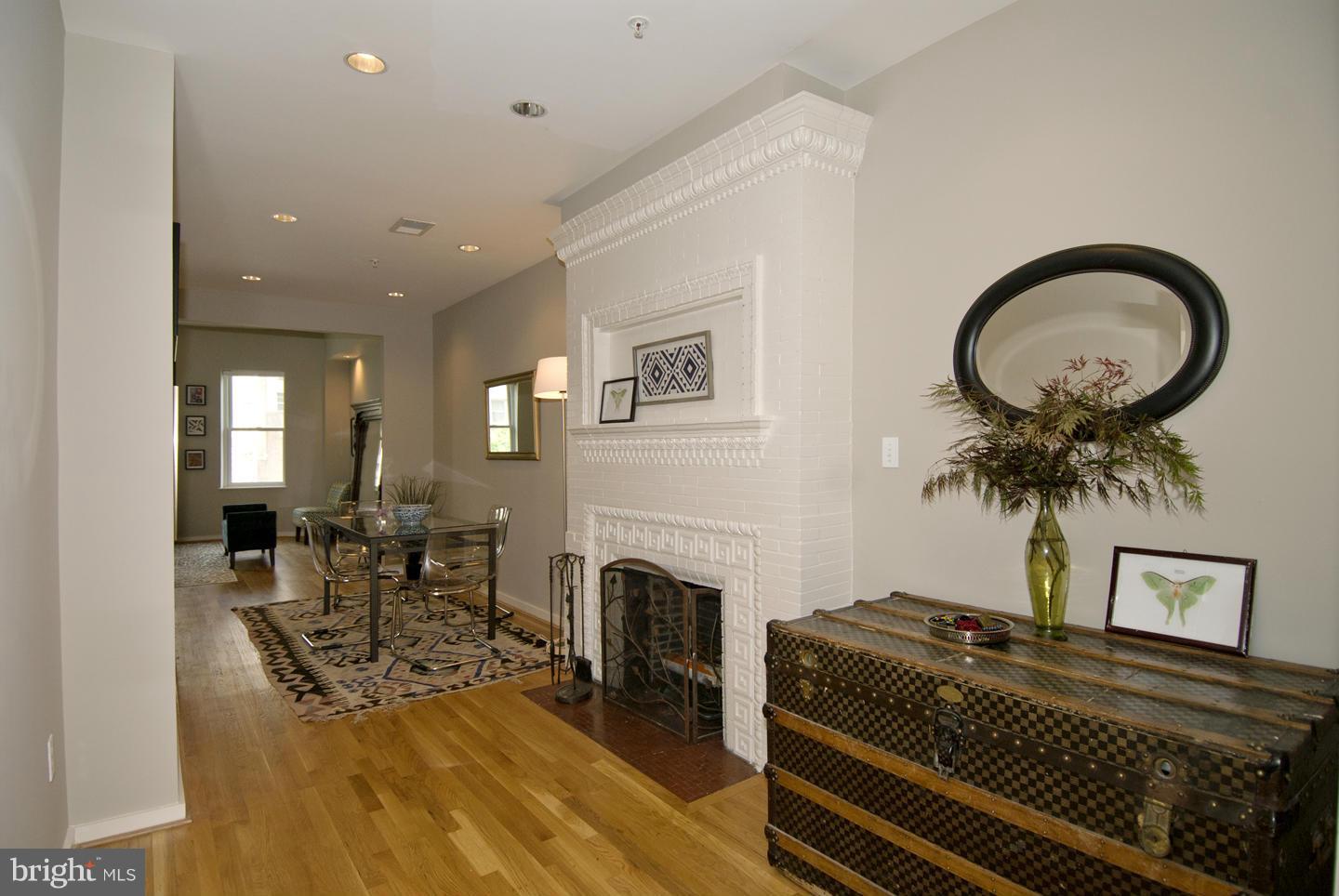 2011 Columbia Road Northwest, Unit 3 Washington, DC 20009 - Photo 2 of 15 Entrance Hall
