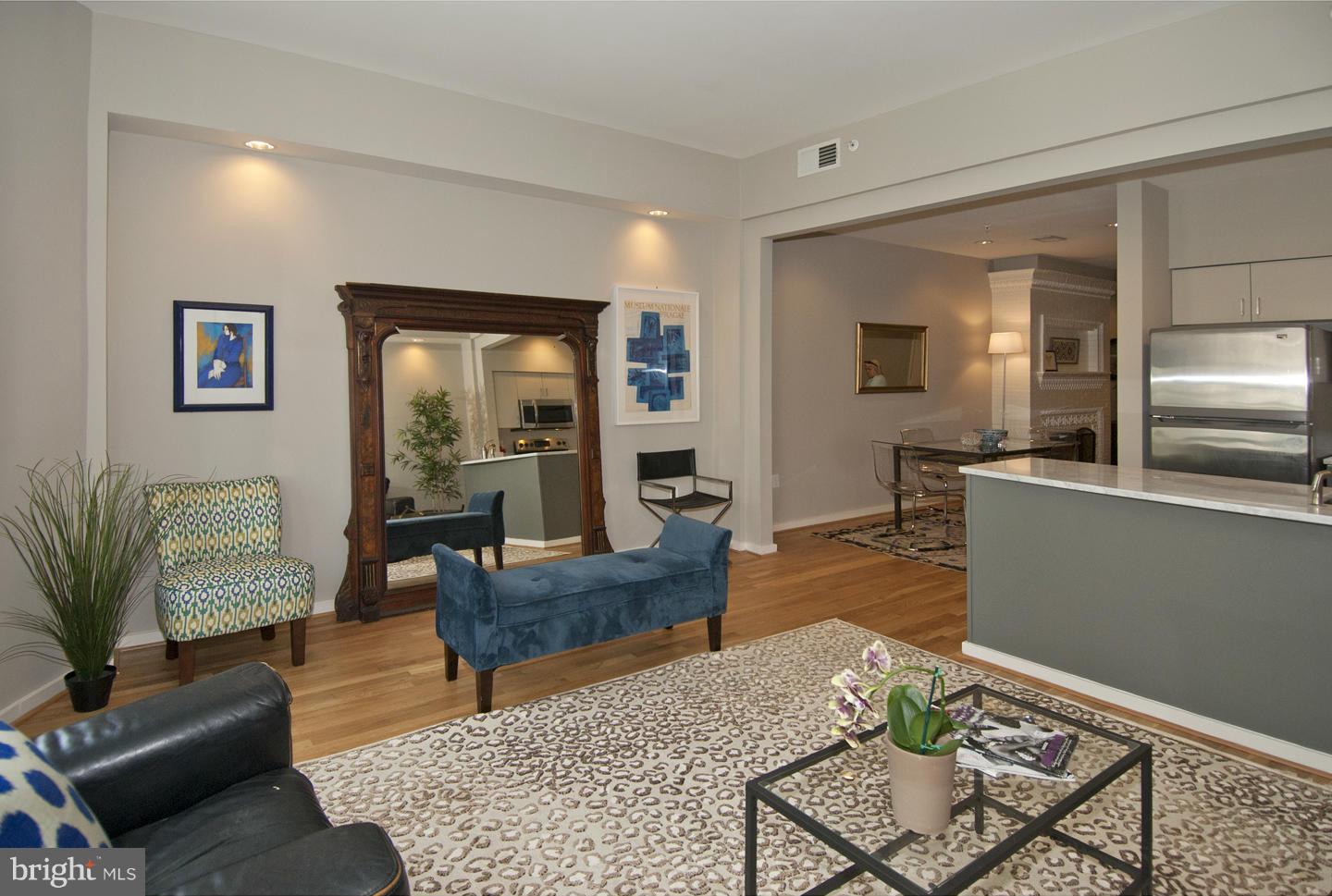 2011 Columbia Road Northwest, Unit 3 Washington, DC 20009 - Photo 7 of 15 Living Room