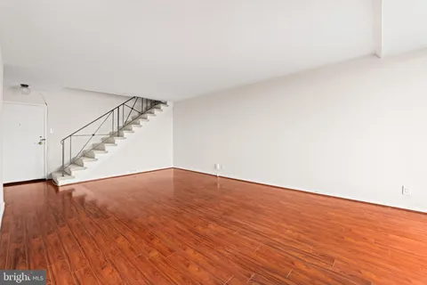 $384,900 | 301 North Beauregard Street, Unit 604, Alexandria, VA 22312