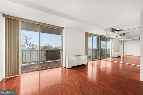 $384,900 | 301 North Beauregard Street, Unit 604, Alexandria, VA 22312