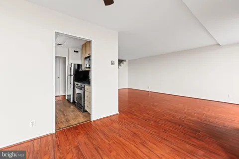 $384,900 | 301 North Beauregard Street, Unit 604, Alexandria, VA 22312