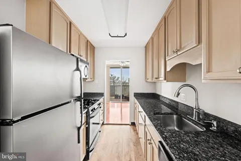 $384,900 | 301 North Beauregard Street, Unit 604, Alexandria, VA 22312