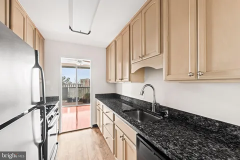 $384,900 | 301 North Beauregard Street, Unit 604, Alexandria, VA 22312