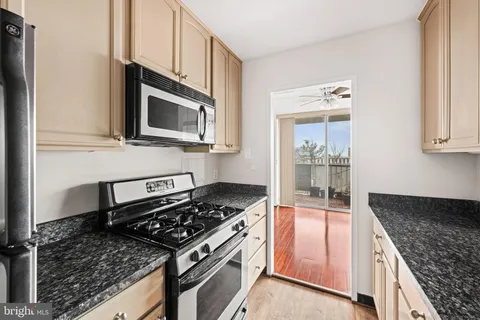 $384,900 | 301 North Beauregard Street, Unit 604, Alexandria, VA 22312