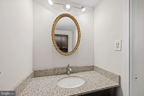 $384,900 | 301 North Beauregard Street, Unit 604, Alexandria, VA 22312