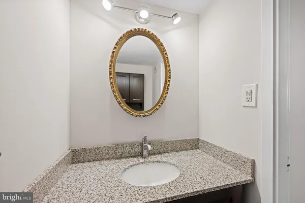 $384,900 | 301 North Beauregard Street, Unit 604, Alexandria, VA 22312