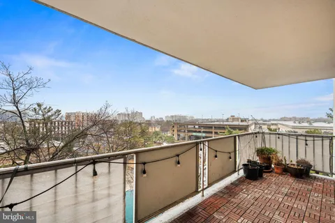 $384,900 | 301 North Beauregard Street, Unit 604, Alexandria, VA 22312